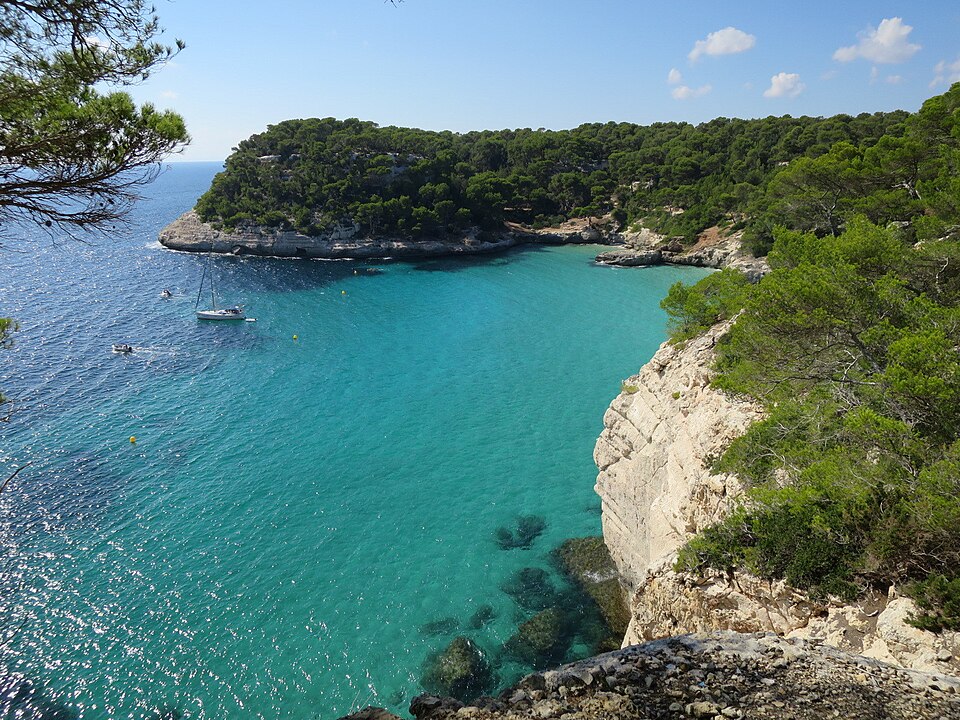 Cala Mitjana, Menorca